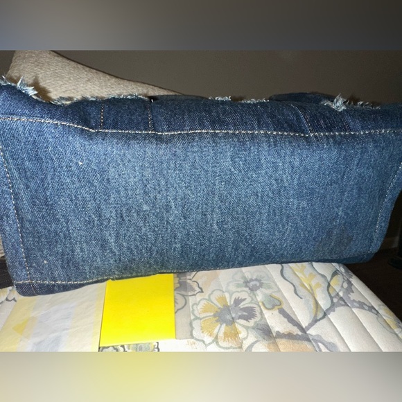 Marc Jacobs THE RIP
AND REPAIR DENIM MEDIUM TOTE BAG - Picture 10 of 15